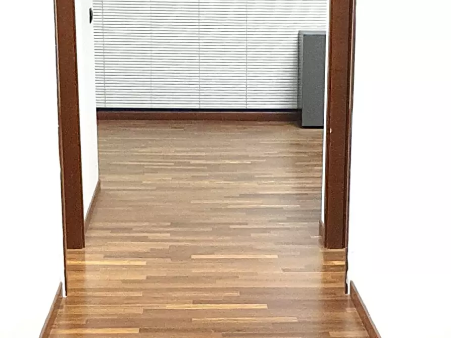 Immagine 5 di Ufficio in vendita  a San Benedetto Del Tronto