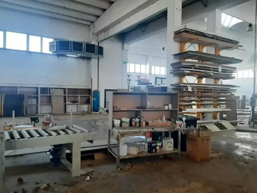 Immagine 9 di Capannone industriale in vendita  in via dell'industria 5-7 a Castelplanio
