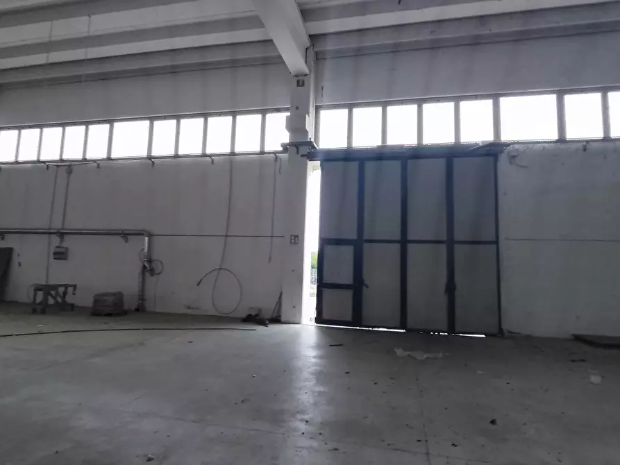 Immagine 7 di Capannone industriale in vendita  in via dell'industria 5-7 a Castelplanio