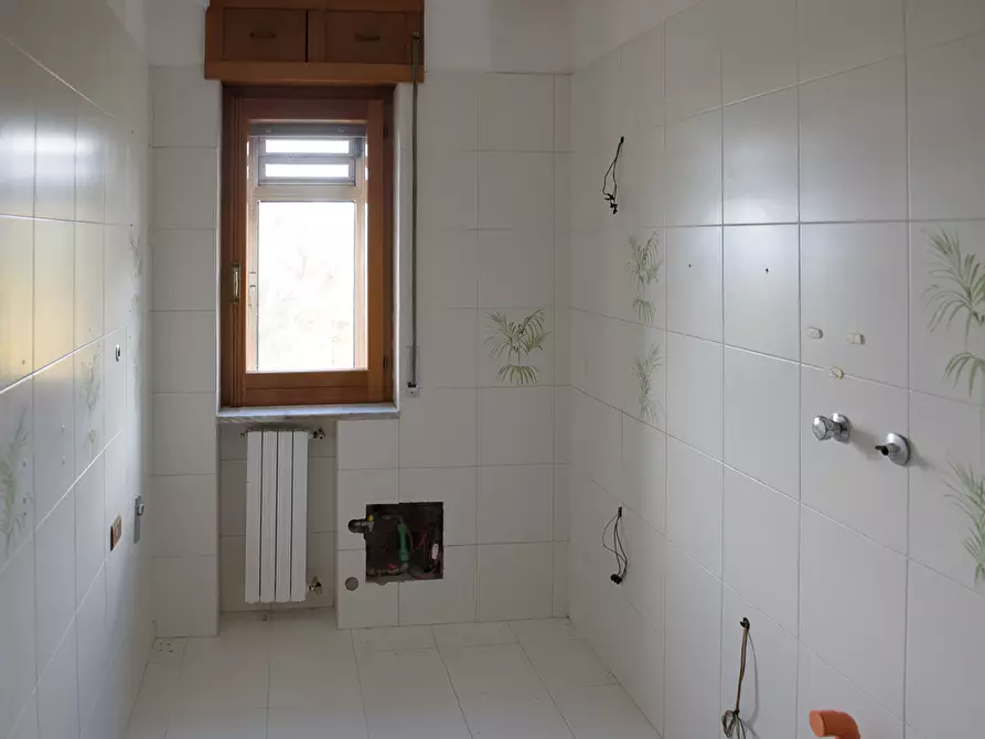 Immagine 9 di Pentalocale in vendita  in via kennedy a San Fele