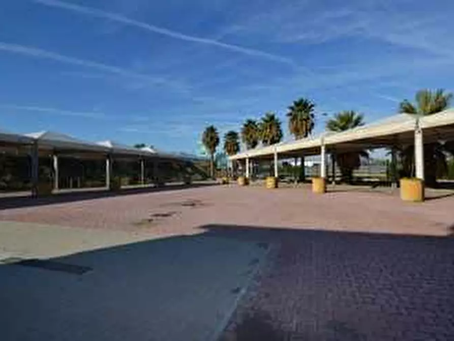 Immagine 6 di Locale commerciale in affitto  a San Benedetto Del Tronto