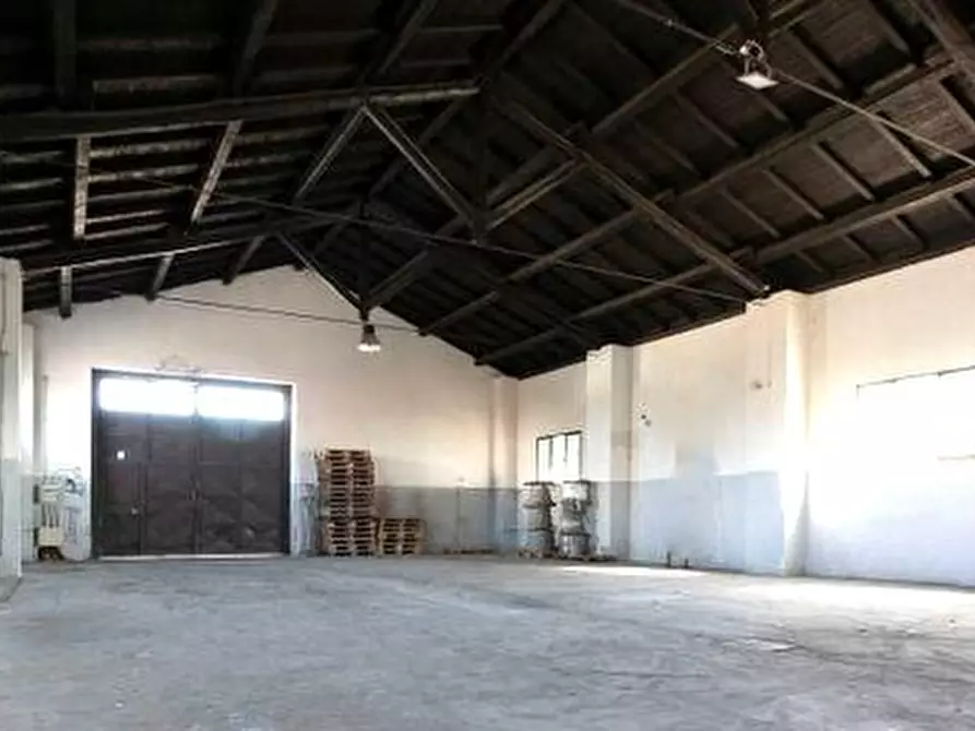 Immagine 10 di Capannone industriale in affitto  a Fiano Romano