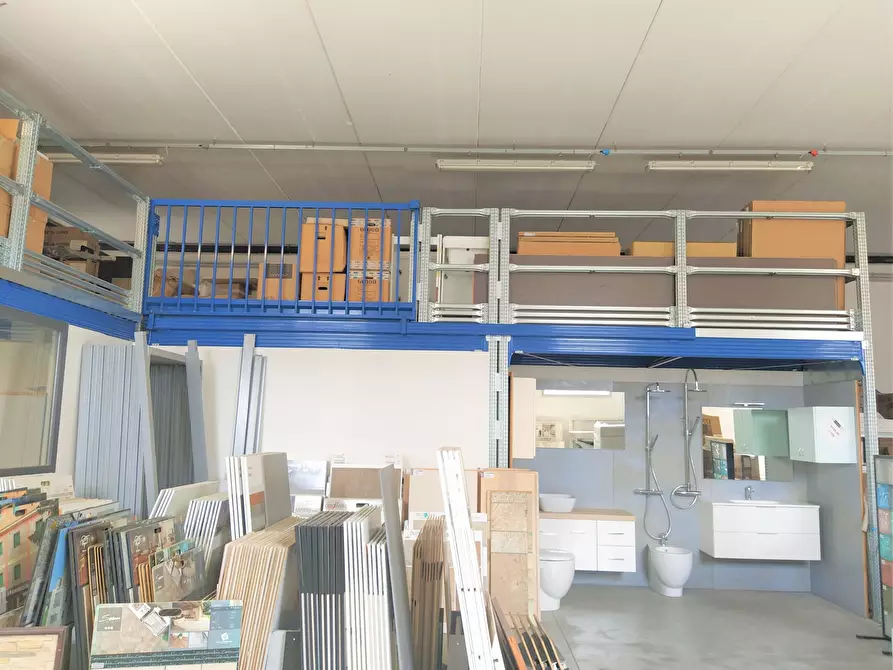 Immagine 16 di Locale commerciale in vendita  a Spinetoli