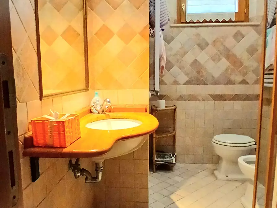 Immagine 70 di Casa indipendente in vendita  a Ancarano