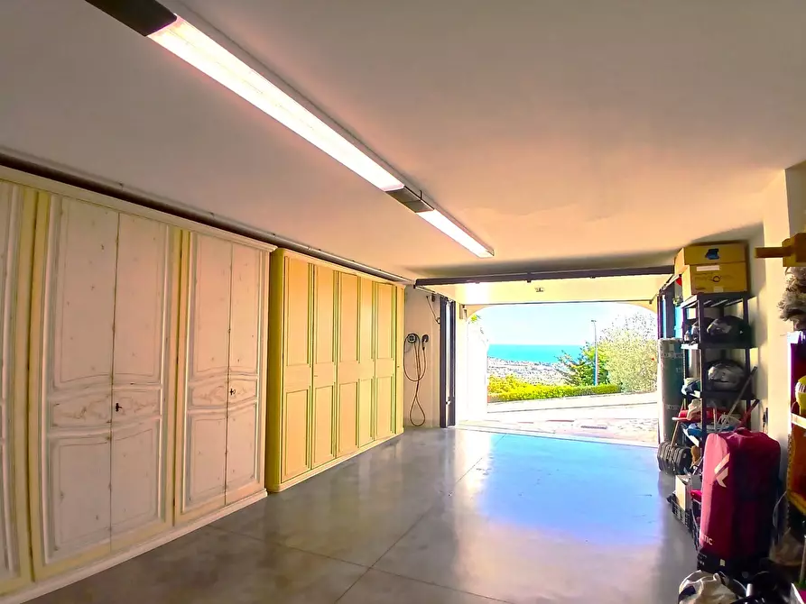 Immagine 55 di Villa in vendita  a San Benedetto Del Tronto