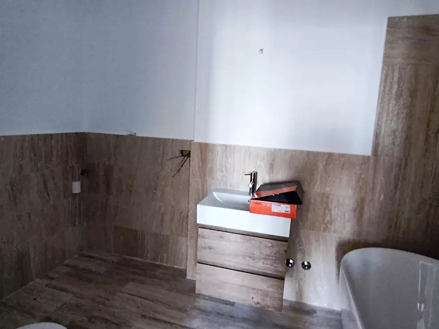 Immagine 23 di Palazzo in vendita  a Spinetoli