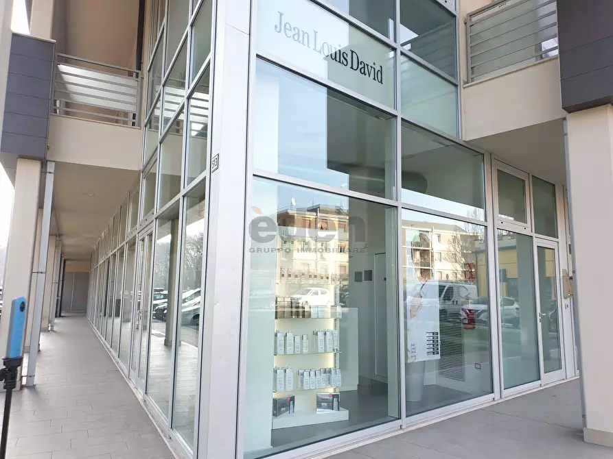 Immagine 1 di Locale commerciale in vendita  in Viale Gaetano Storchi 513 a Modena