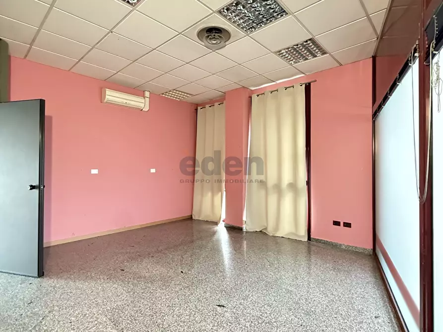 Immagine 32 di Locale commerciale in vendita  in Via Carlo Zucchi 41 a Modena