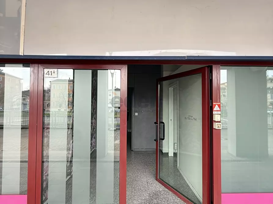 Immagine 18 di Locale commerciale in vendita  in Via Carlo Zucchi 41 a Modena
