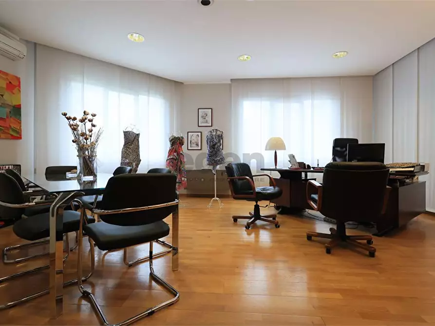 Immagine 62 di Ufficio in affitto  in Via Vittorio Bottego 49 a Modena