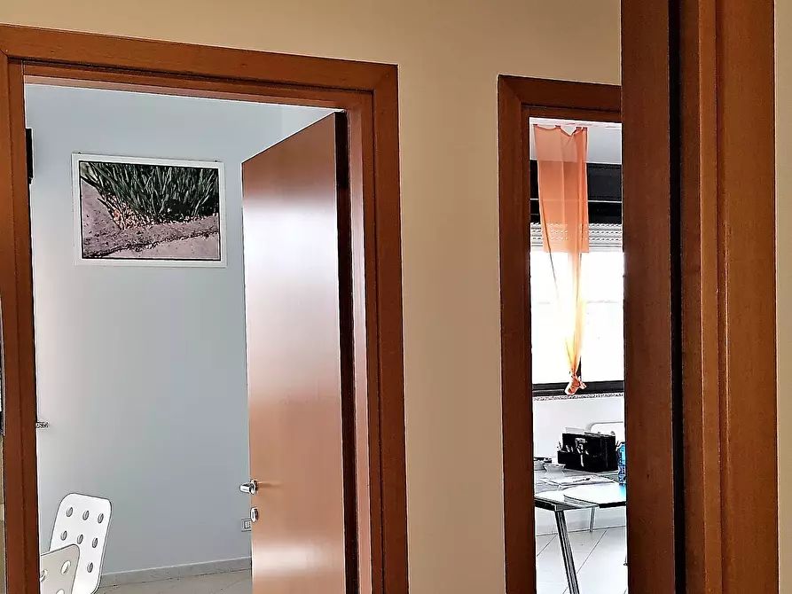 Immagine 10 di Ufficio in affitto  a Quartucciu