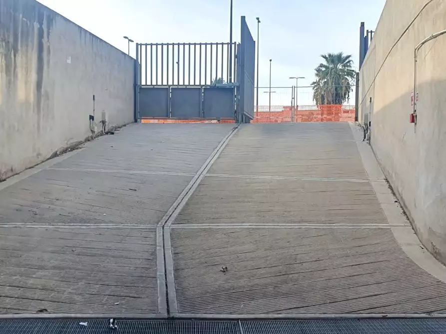 Immagine 3 di Garage in vendita  a Selargius