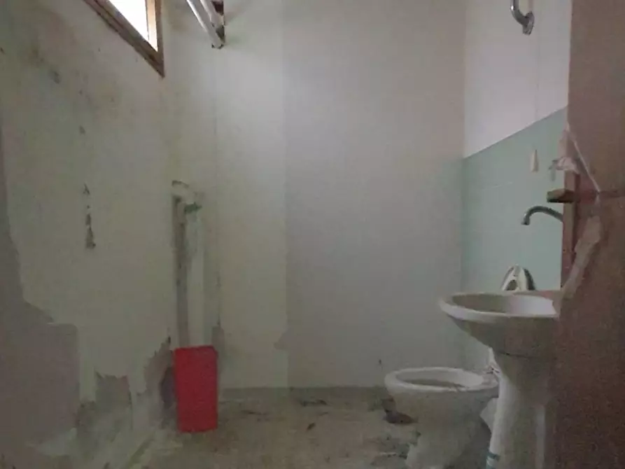 Immagine 15 di Garage in vendita  a Quartucciu