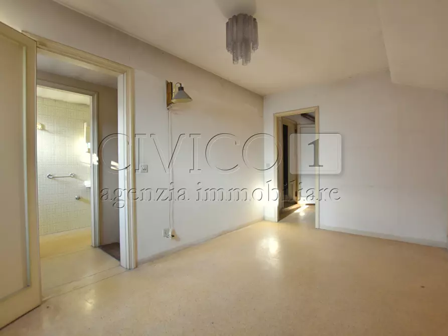 Immagine 13 di Appartamento in vendita  in Riva del Vin a Venezia