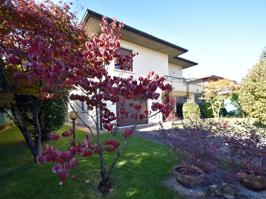 Immagine 2 di Villa in vendita  in Via Fiume 1 a Torri Di Quartesolo