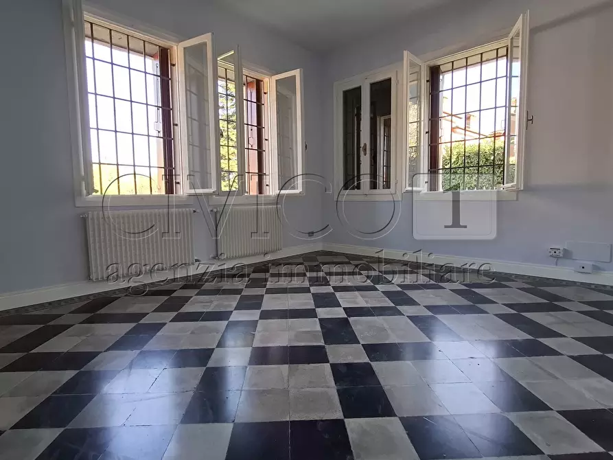 Immagine 13 di Villa in vendita  in Viale Scalabrini a Bassano Del Grappa
