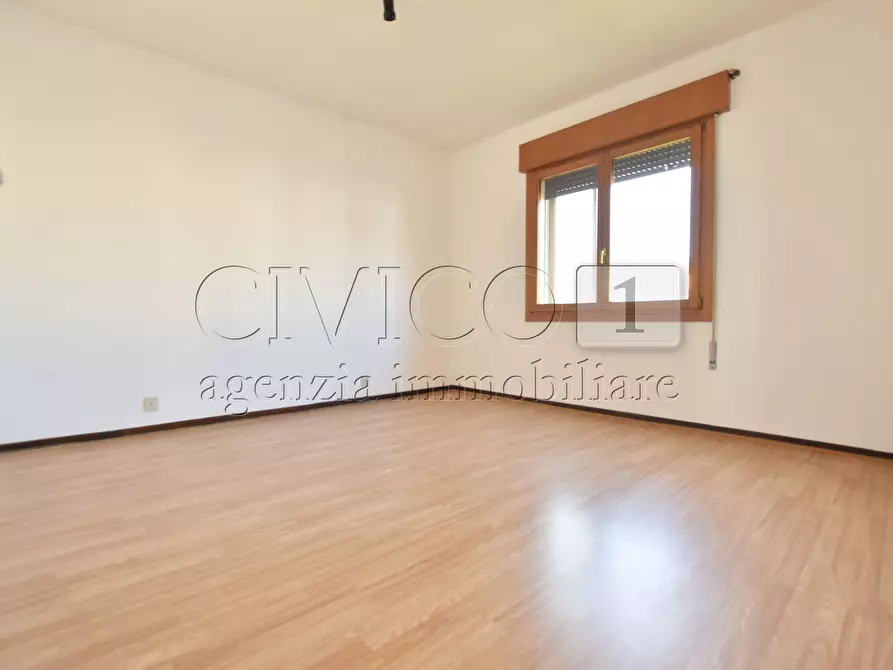 Immagine 10 di Villa in vendita  a Padova