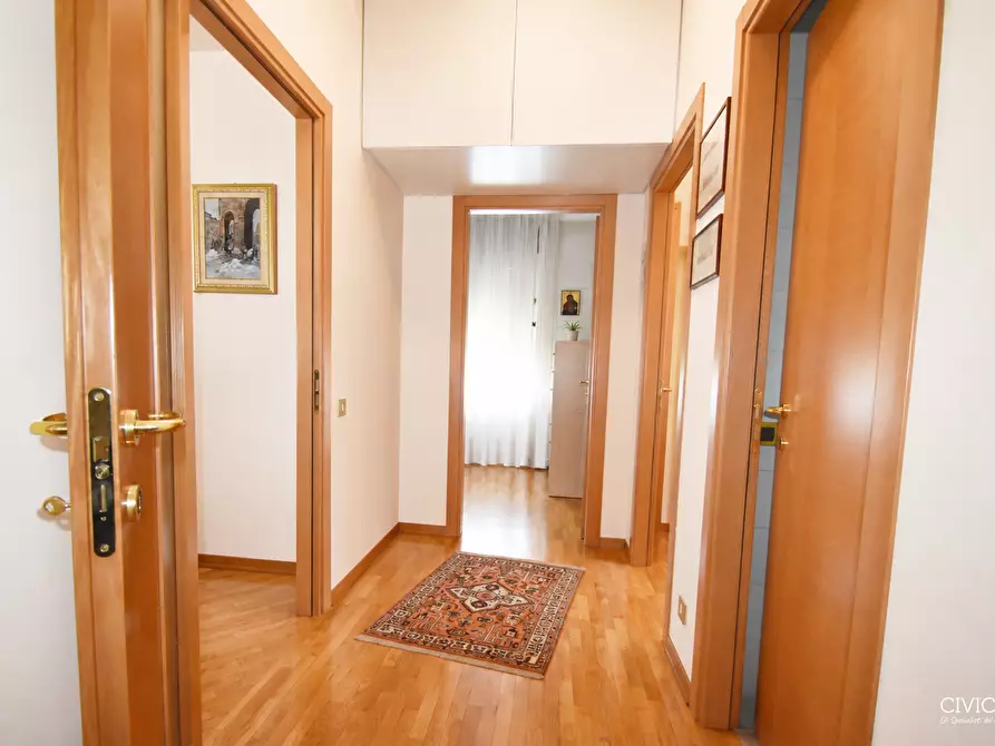 Immagine 15 di Villa in vendita  in Via Ancona 36 a Torri Di Quartesolo
