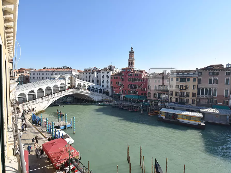 Immagine 19 di Appartamento in vendita  in Riva del Vin a Venezia