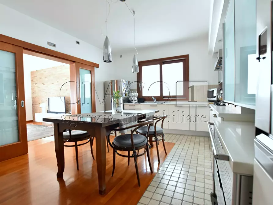 Immagine 6 di Villa in vendita  in Via Bolzano a Saonara