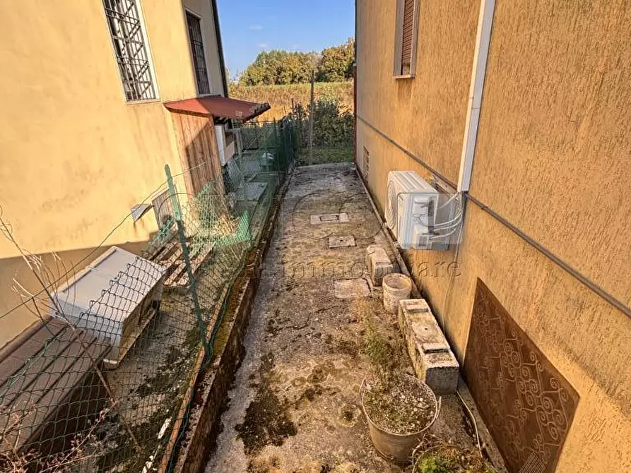 Immagine 18 di Appartamento in vendita  in Via Roma a Longare