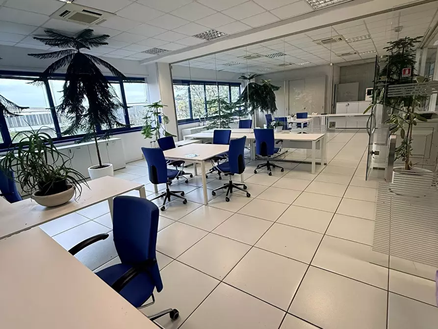 Immagine 10 di Ufficio in affitto  in Via Sempione 30 a Vergiate