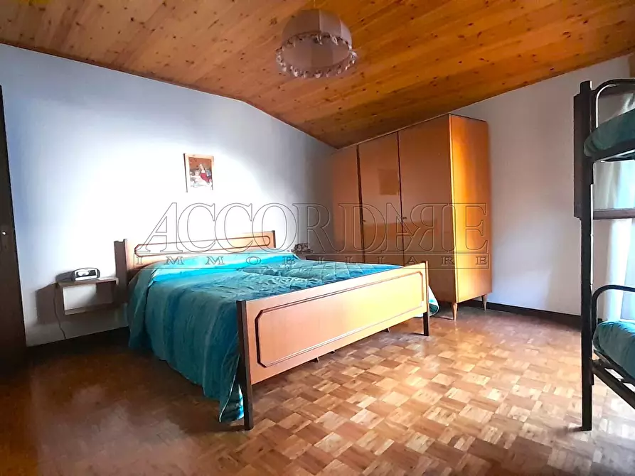 Immagine 3 di Trilocale in vendita  in via Colle 14 a Castello Tesino