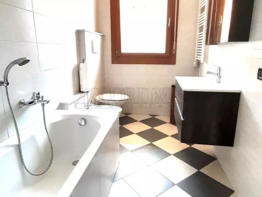 Immagine 5 di Trilocale in vendita  in Via dell'Amicizia a Curtarolo