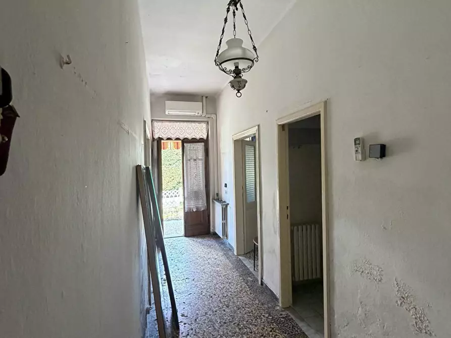 Immagine 2 di Casa semindipendente in vendita  in Via dei Pini 2 a Ortonovo