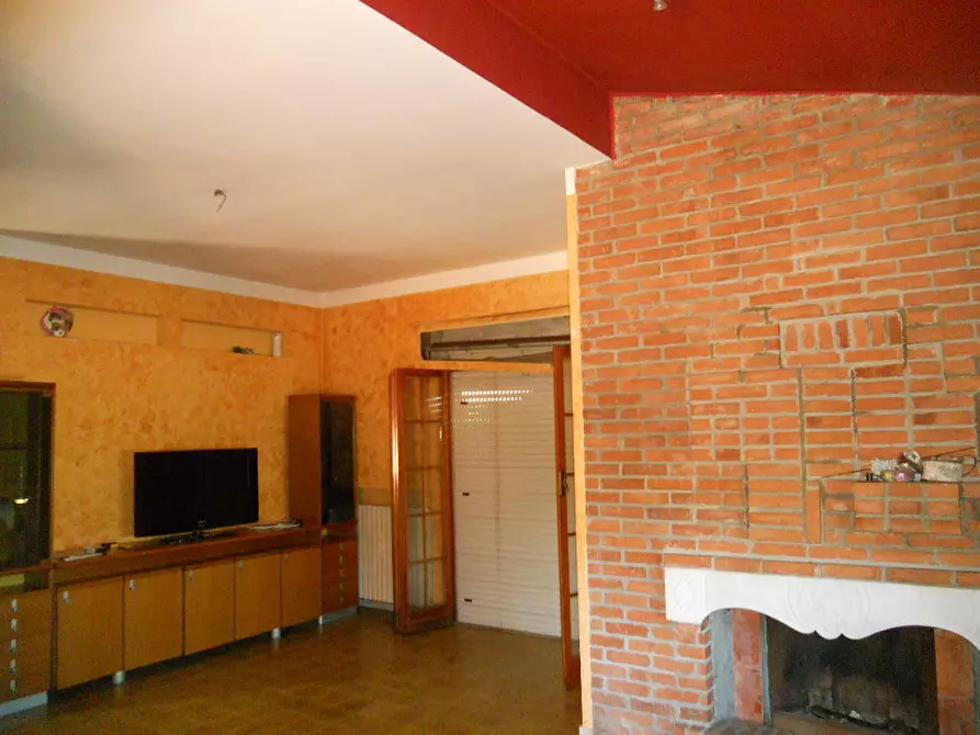 Immagine 15 di Villa in vendita  in Via Luni 36 a Ortonovo