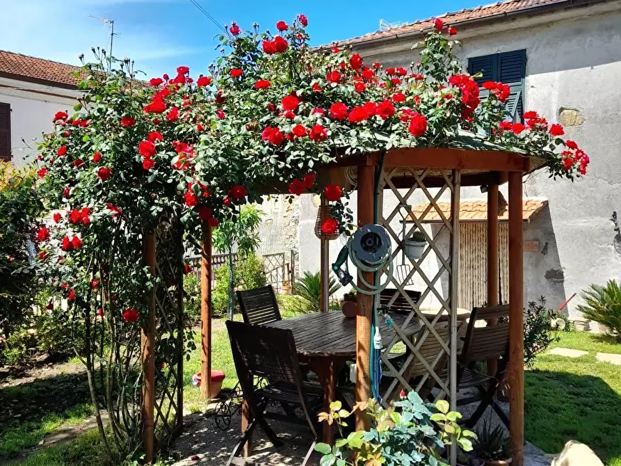 Immagine 30 di Casa bifamiliare in vendita  in Via Canale 193 a Castelnuovo Magra