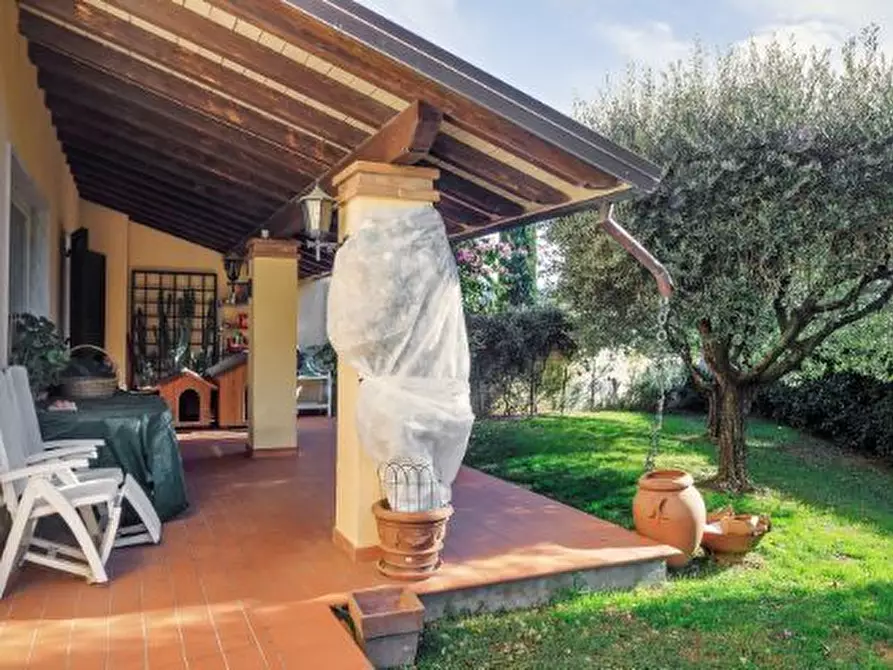 Immagine 21 di Casa semindipendente in vendita  in Viale XX Settembre 25 a Carrara