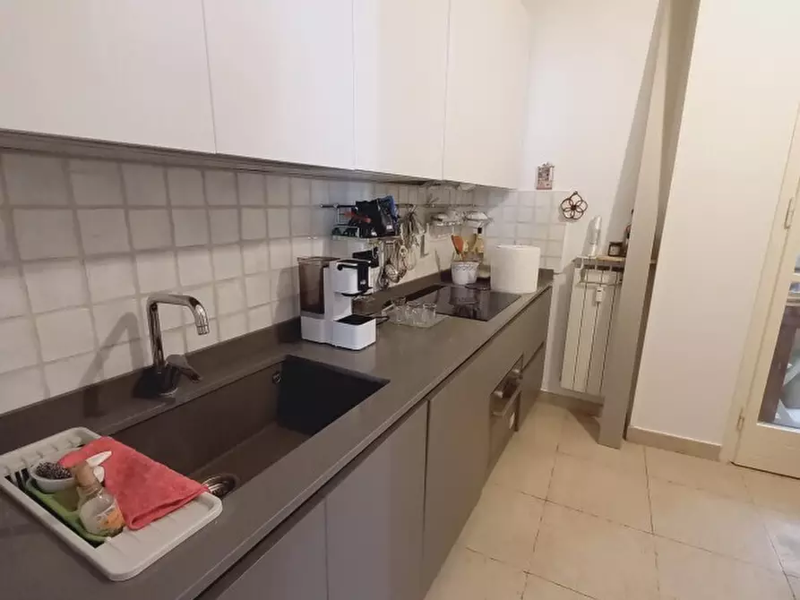 Immagine 24 di Appartamento in vendita  in Piazza Giuseppe Mazzini a Viareggio