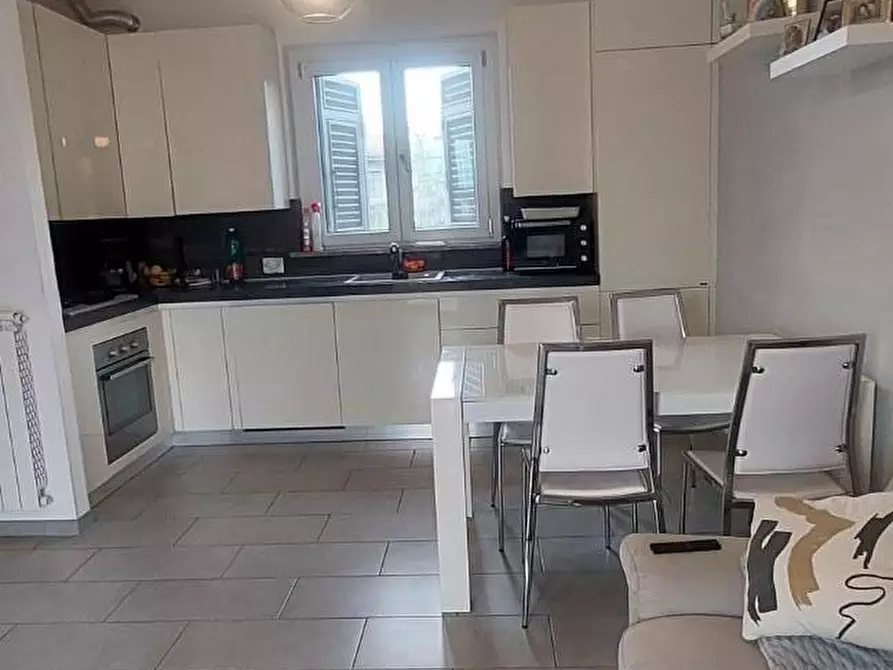 Immagine 2 di Casa semindipendente in vendita  in Via Alta Vecchia 113 a Sarzana