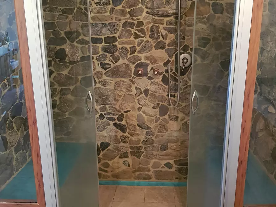 Immagine 17 di Casa semindipendente in vendita  in Viale XX Settembre 65 a Carrara