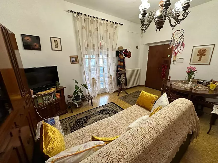 Immagine 11 di Appartamento in vendita  in Via Lunense a Carrara