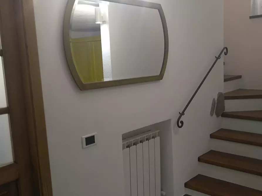 Immagine 16 di Casa semindipendente in vendita  in Piazza della Chiesa 15 a Ortonovo