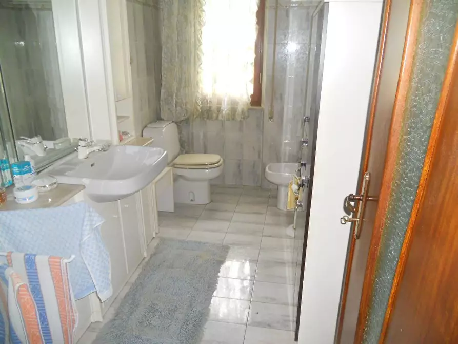 Immagine 25 di Villa in vendita  in Via Olmarello 48 a Castelnuovo Magra