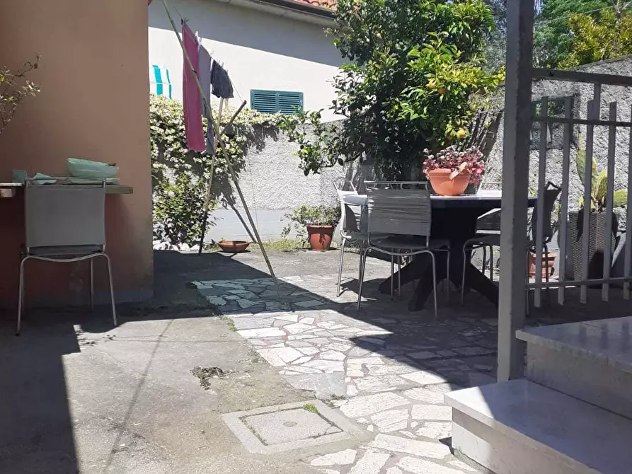 Immagine 8 di Casa semindipendente in vendita  in Viale Galileo Galilei 1261 a Carrara