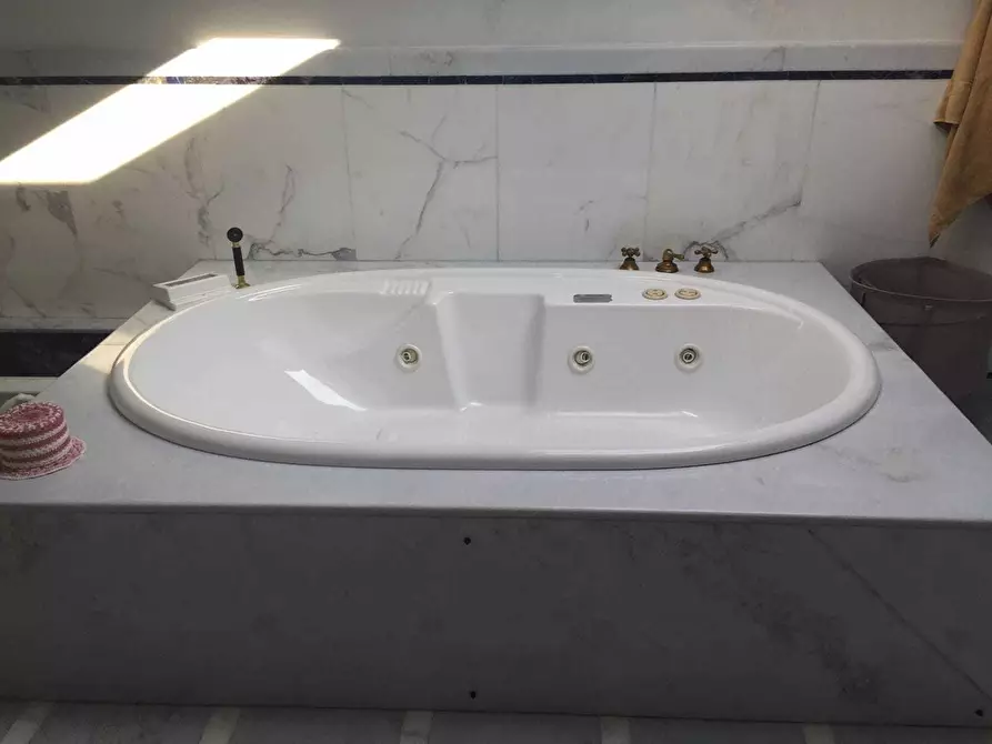 Immagine 25 di Villa in vendita  in Viale Malaspina 19 a Castelnuovo Magra