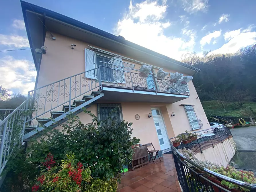 Immagine 3 di Casa bifamiliare in vendita  in Via Annunziata 4 a Ortonovo