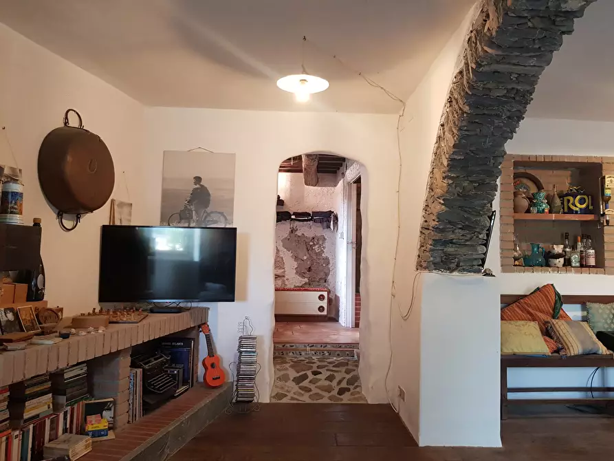 Immagine 9 di Casa semindipendente in vendita  in Viale XX Settembre 65 a Carrara