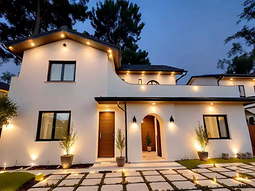 Immagine 2 di Casa bifamiliare in vendita  in Via della Darsena Verde 2 a Sabaudia