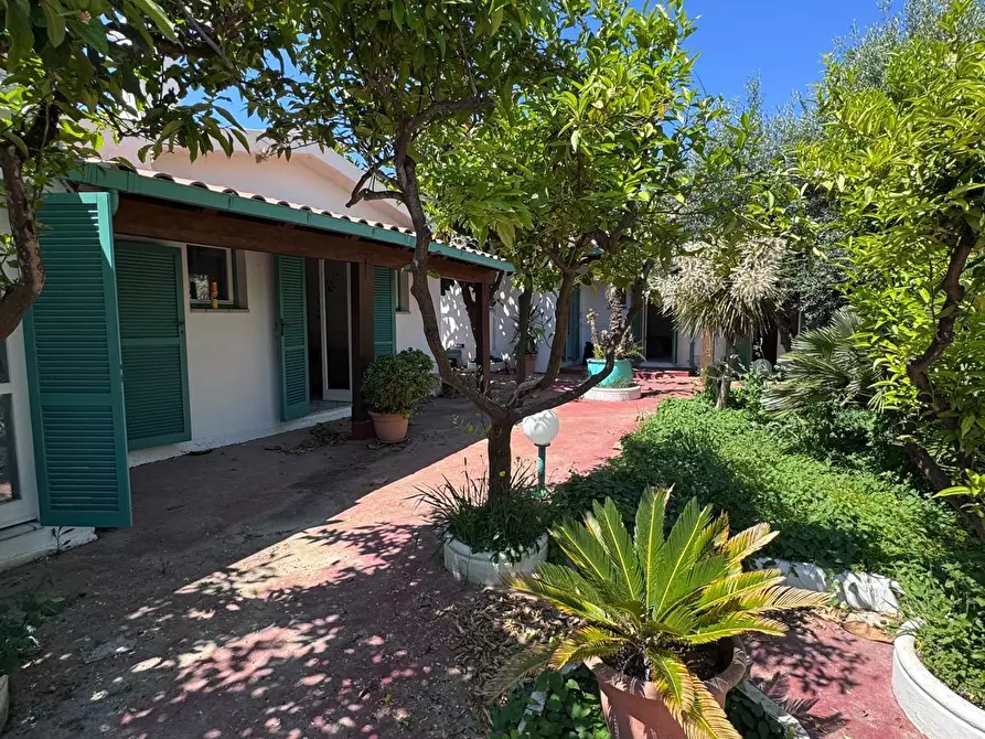 Immagine 1 di Villa in vendita  in Viale Alcide de Gasperi 87 a San Felice Circeo