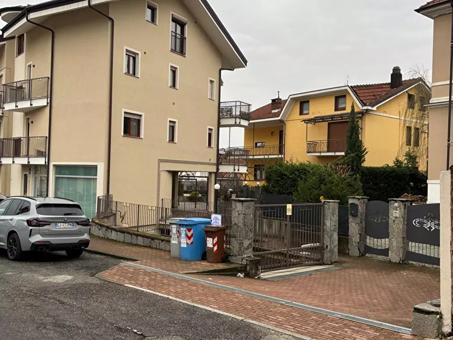 Immagine 1 di Garage in vendita  in Via Aldo Piatti 30 a Piossasco