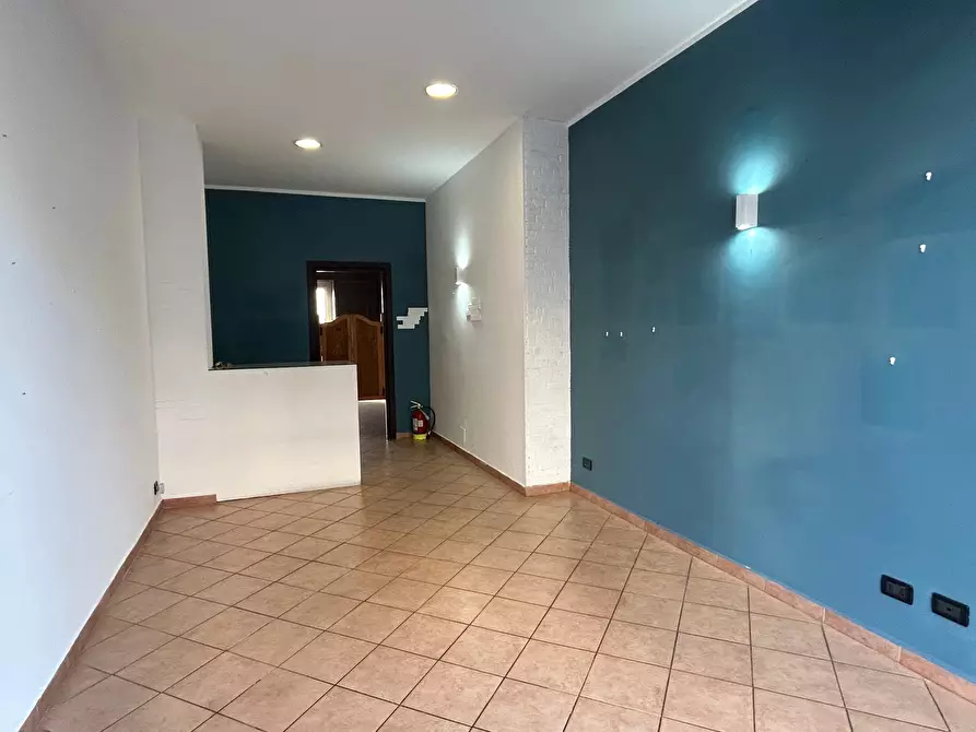 Immagine 14 di Locale commerciale in affitto  in Viale Giovanni XXIII 5 a Beinasco