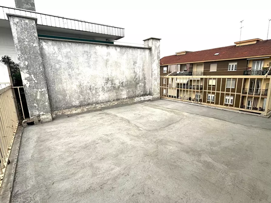 Immagine 15 di Pentalocale in vendita  in Viale Papa Giovanni XXIII 21 a Beinasco