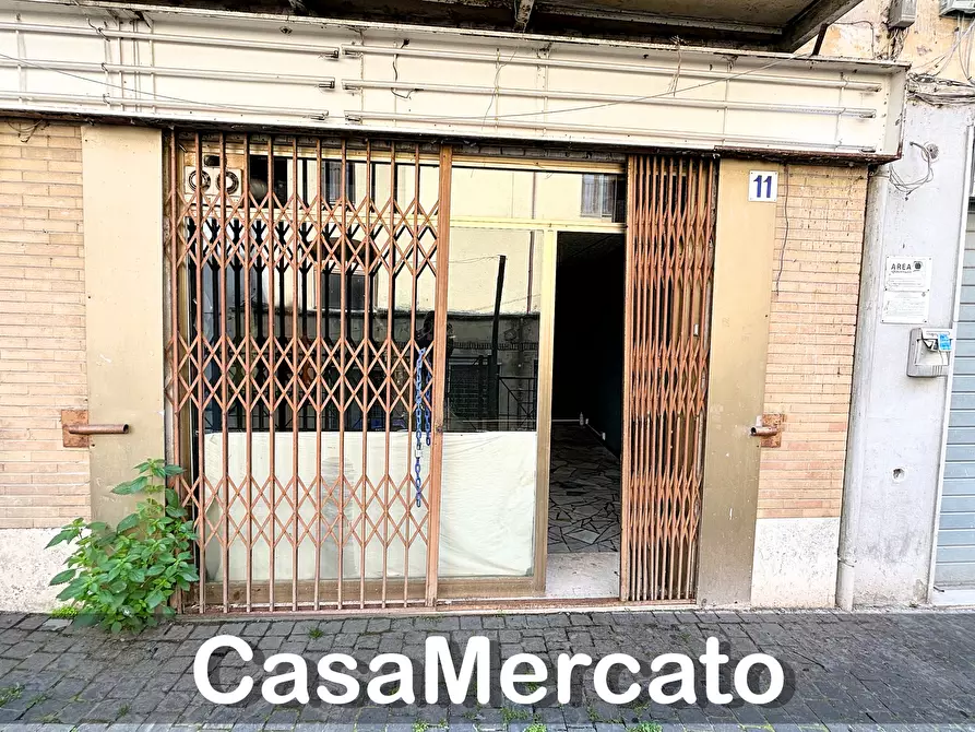 Immagine 2 di Locale commerciale in vendita  a Rocca Di Papa