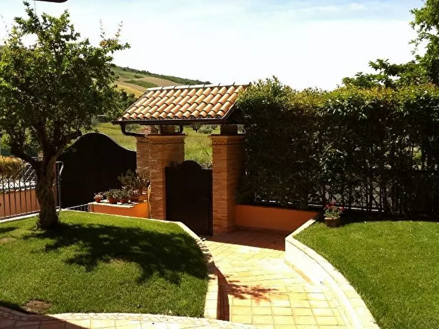 Immagine 18 di Casa indipendente in vendita  a Pineto