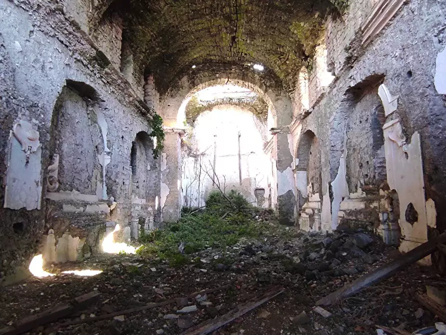 Immagine 4 di Palazzo in vendita  a Fisciano